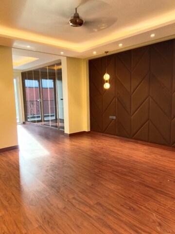 Room in 4 BHK Builder Floor at Ansal Sushant Lok I, Sector 43 – for Sale