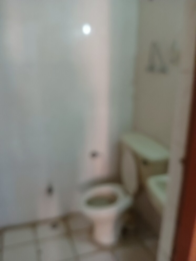 Bathroom, royal-garden-estate 2 Bedroom 1050 Sq.Ft. Apartment In Sector 61 Noida 8108753