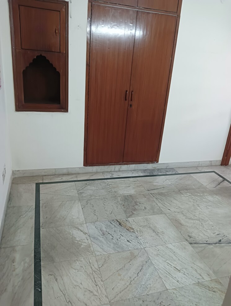 Room, royal-garden-estate 2 Bedroom 1050 Sq.Ft. Apartment In Sector 61 Noida 8108753