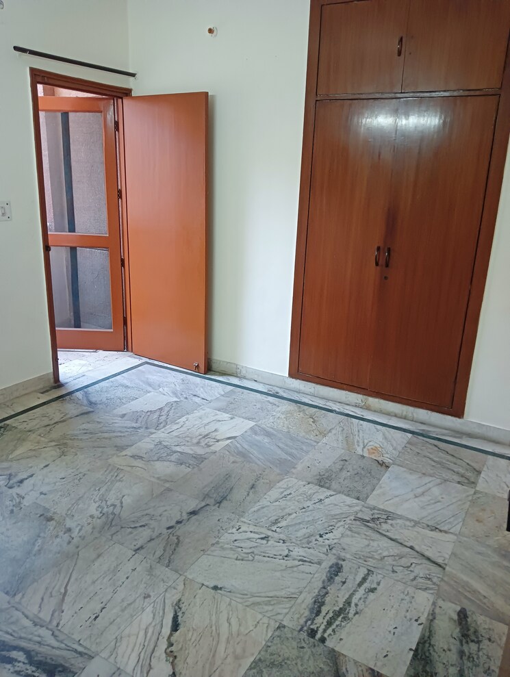 Room, royal-garden-estate 2 Bedroom 1050 Sq.Ft. Apartment In Sector 61 Noida 8108753