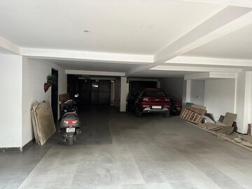 Parking in 3 BHK Builder Floor at Uday Arden 45, Sector 45 – for Rent