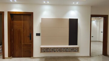 Room in 3 BHK Builder Floor at Parklands, Sector 85 – for Sale