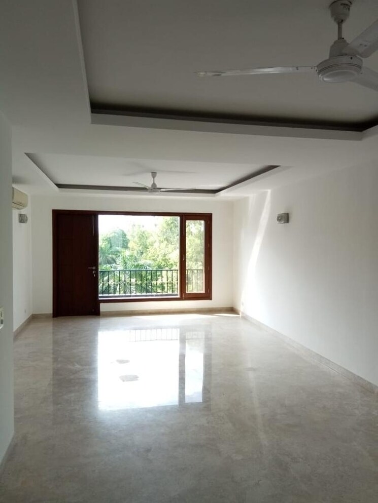 Room, new friends colony 6 Bedroom 511 Sq.Yd. Independent House In New Friends Colony Delhi 8108791