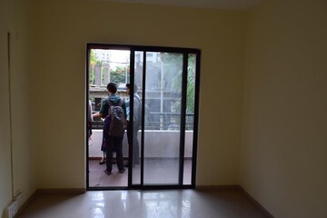Study Room in 3 BHK Independent House at Lalit Estate – for Rent