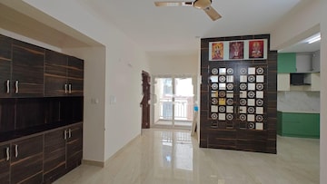 Room in 3 BHK Apartment at Lakshmi Cadillac, Kondapur – for Rent