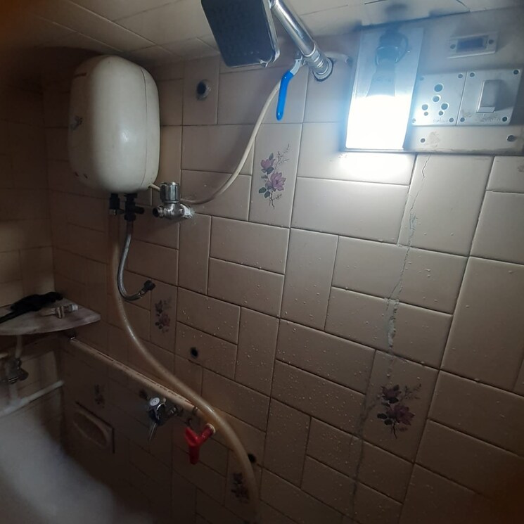 Bathroom, amar-kunj-goregaon-west 1 Bedroom 400 Sq.Ft. Apartment In Goregaon West Mumbai 8108805