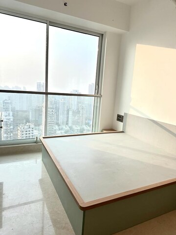 Room in 3.5 BHK Apartment at Marathon Monte South, Byculla West – for Rent