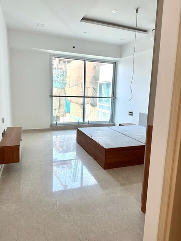 Room in 3.5 BHK Apartment at Marathon Monte South, Byculla West – for Rent