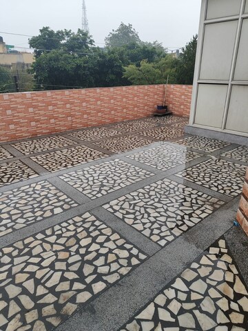 2 BHK Builder Floor – Exterior View View at Sector 33 - for Rent