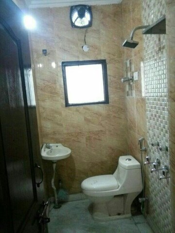 Bathroom in 1 BHK Builder Floor at Lajpat Nagar 4 – for Rent