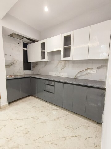 Kitchen in 1.5 BHK Builder Floor at Sector 73 – for Sale