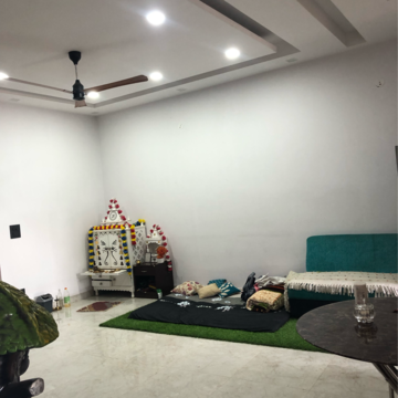 Living Room in 3.5 BHK Villa at Sector 23 – for Rent