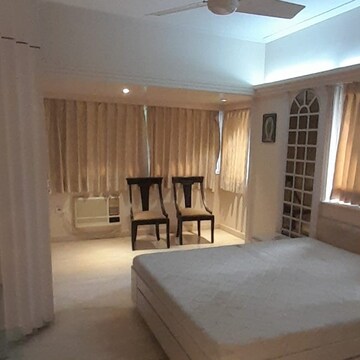 2 BHK Apartment For Rent in Peddar Road