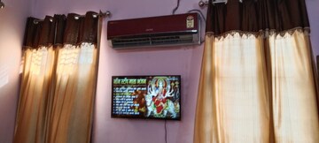 Furnished Amenities in 2 BHK Builder Floor at Dhakoli Village – for Rent