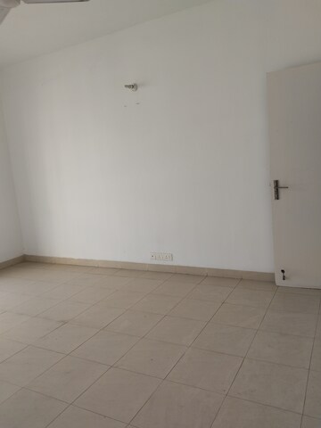 Room in 3 BHK Apartment at Vatika City Homes, Sector 83 – for Sale