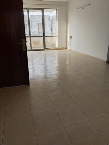 Room in 3 BHK Apartment at Vatika City Homes, Sector 83 – for Sale