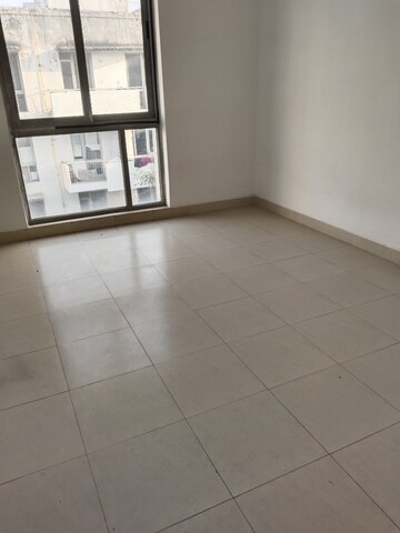 Room in 3 BHK Apartment at Vatika City Homes, Sector 83 – for Sale