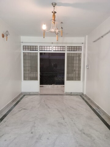 Room in 2 BHK Apartment at Indiranagar – for Rent