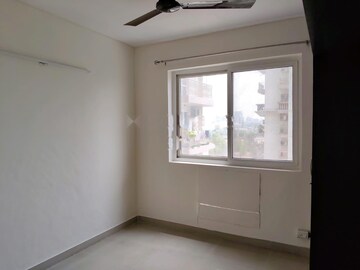 Room in 2 BHK Apartment at Indiabulls Centrum Park, Sector 103 – for Rent