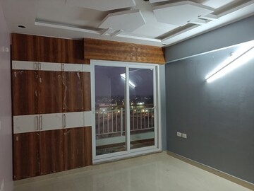 Room in 3 BHK Apartment at Gomti Nagar – for Rent