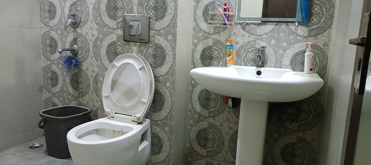 Bathroom, ramprastha-society 3 Bedroom 1995 Sq.Ft. Apartment In Ramprastha Greens Ghaziabad 8109228