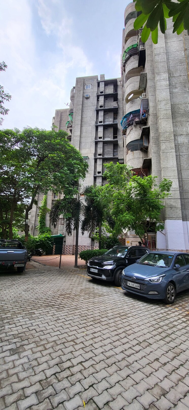  Parking, neelgiri-apartment 2 Bedroom 800 Sq.Ft. Apartment In Dabur Chowk Ghaziabad 8109151