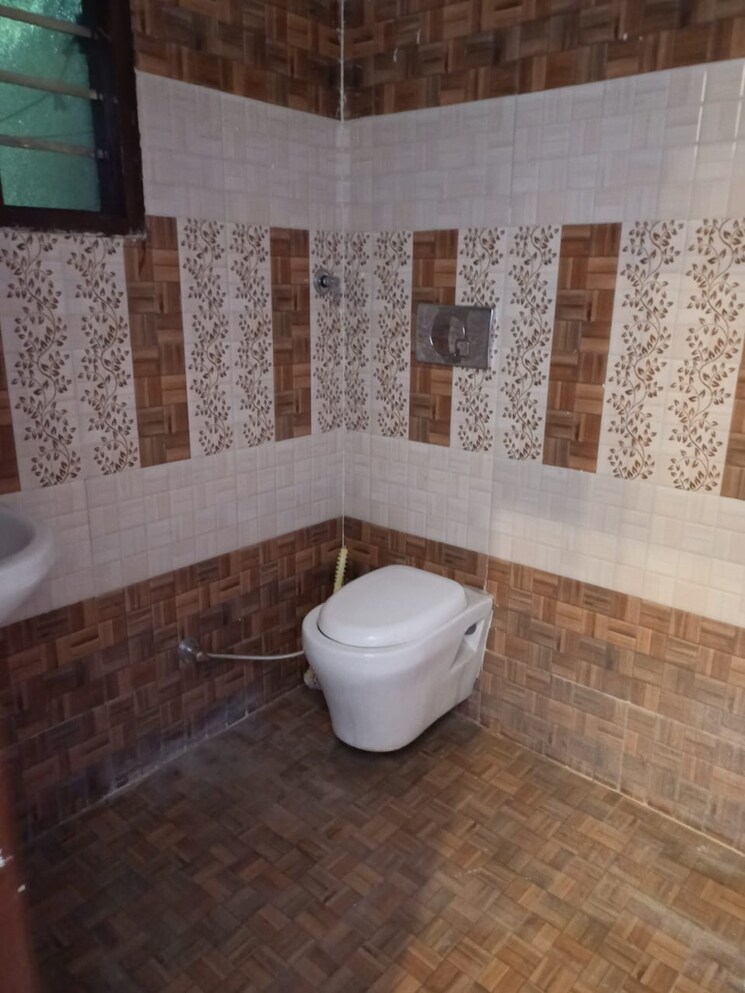 Bathroom, greater mohali 2 Bedroom 85 Sq.Yd. Apartment In Greater Mohali Mohali 8109127