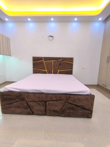 Bedroom in 1.5 BHK Builder Floor at Ansal Sushant Lok I, Sector 43 – for Rent