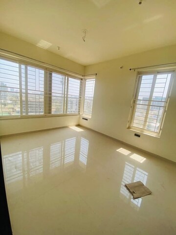 Room in 2 BHK Apartment at Pharande Puneville, Tathawade – for Rent