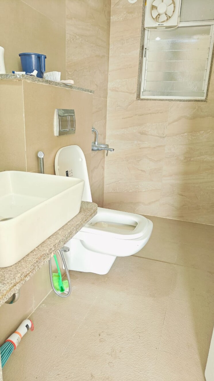 Bathroom, kalpataru-exquisite-sierra 3 Bedroom 1244 Sq.Ft. Apartment In Wakad Pune 8109233