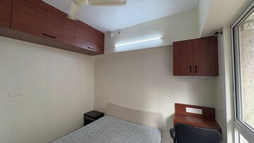 Room in 2 BHK Apartment at Lodha Amara, Kolshet Road – for Rent