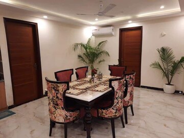 Bedroom in 4 BHK Apartment at Ardee City, Sector 52 – for Rent