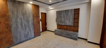 Room in 4 BHK Apartment at Ardee City, Sector 52 – for Rent