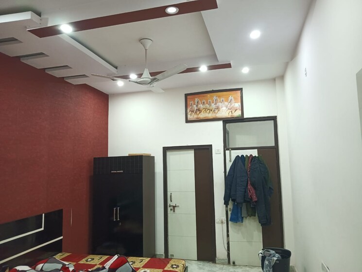 Room, madhavpuram 4 Bedroom 170 Sq.Yd. Apartment In Madhavpuram Meerut 8109325