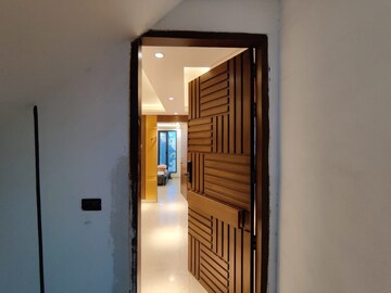 Building Lobby in 4 BHK Builder Floor at Nirvana Country Birch Court, Sector 50 – for Sale