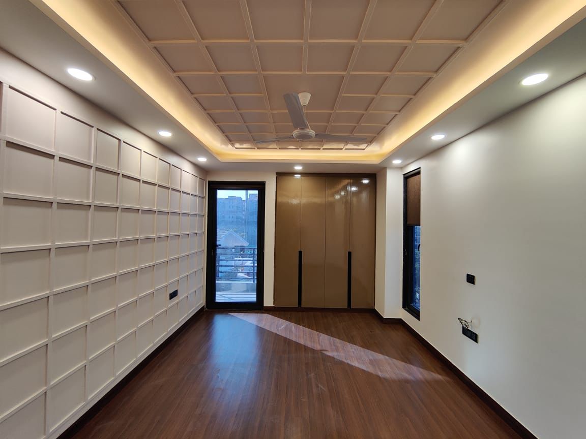 4 BHK + Pooja Room Builder Floor For Sale in Nirvana Country Birch Court