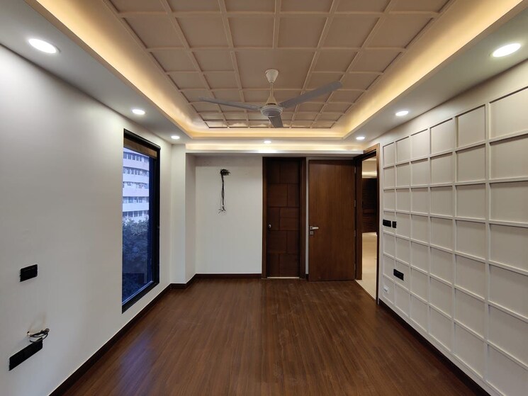 Kitchen, nirvana-country-birch-court 4 Bedroom 3850 Sq.Ft. Builder Floor In Sector 50 Gurgaon 8109354