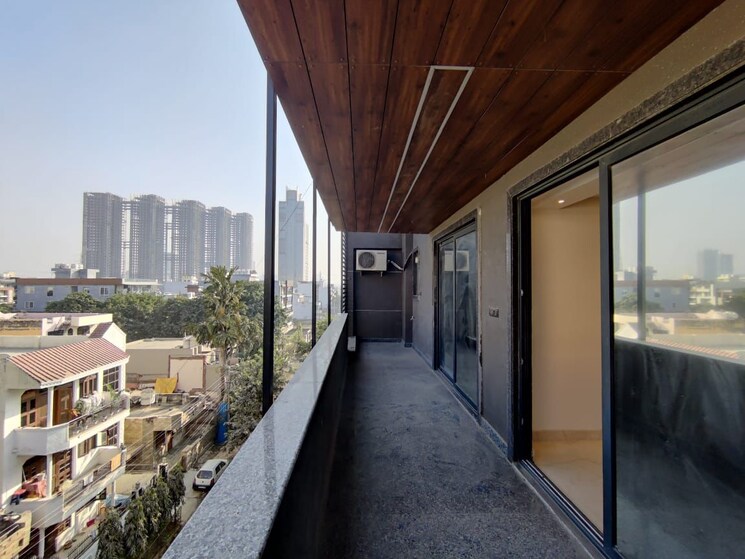 Balcony, nirvana-country-birch-court 4 Bedroom 3850 Sq.Ft. Builder Floor In Sector 50 Gurgaon 8109354