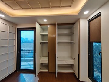 Building Lobby in 4 BHK Builder Floor at Nirvana Country Birch Court, Sector 50 – for Sale