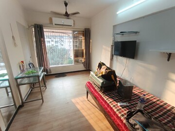 1 RK Apartment For Rent in Bandra West Mumbai  8109365