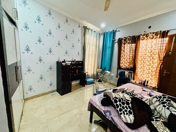 Living Room in 3 BHK Builder Floor at Uppal Southend, Sector 49 – for Rent
