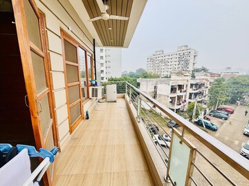 Balcony in 3 BHK Builder Floor at Uppal Southend, Sector 49 – for Rent