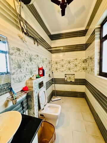 Master Bedroom in 3 BHK Builder Floor at Uppal Southend, Sector 49 – for Rent