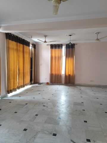 3 BHK Builder Floor For Rent in Sector 46