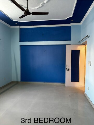 Room in 3 BHK Independent House at Aman Vihar – for Rent