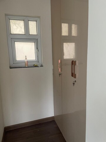Room in 3 BHK Apartment at BPTP Terra, Sector 37d – for Rent