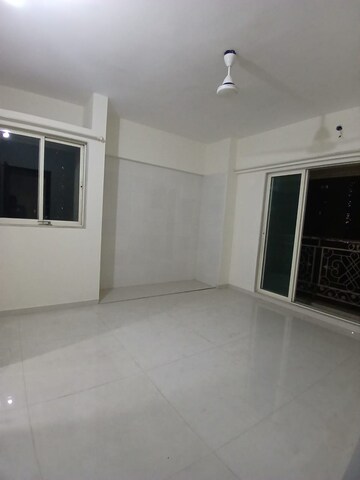 Room in 2 BHK Apartment at Rosa Oasis, Ghodbunder Road – for Rent