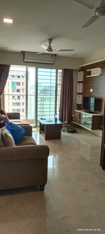 Living Room in 3 BHK Apartment at Chembur – for Rent
