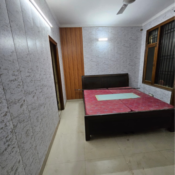Bedroom in 2 BHK Apartment at Penta Homes, Vip Road – for Rent