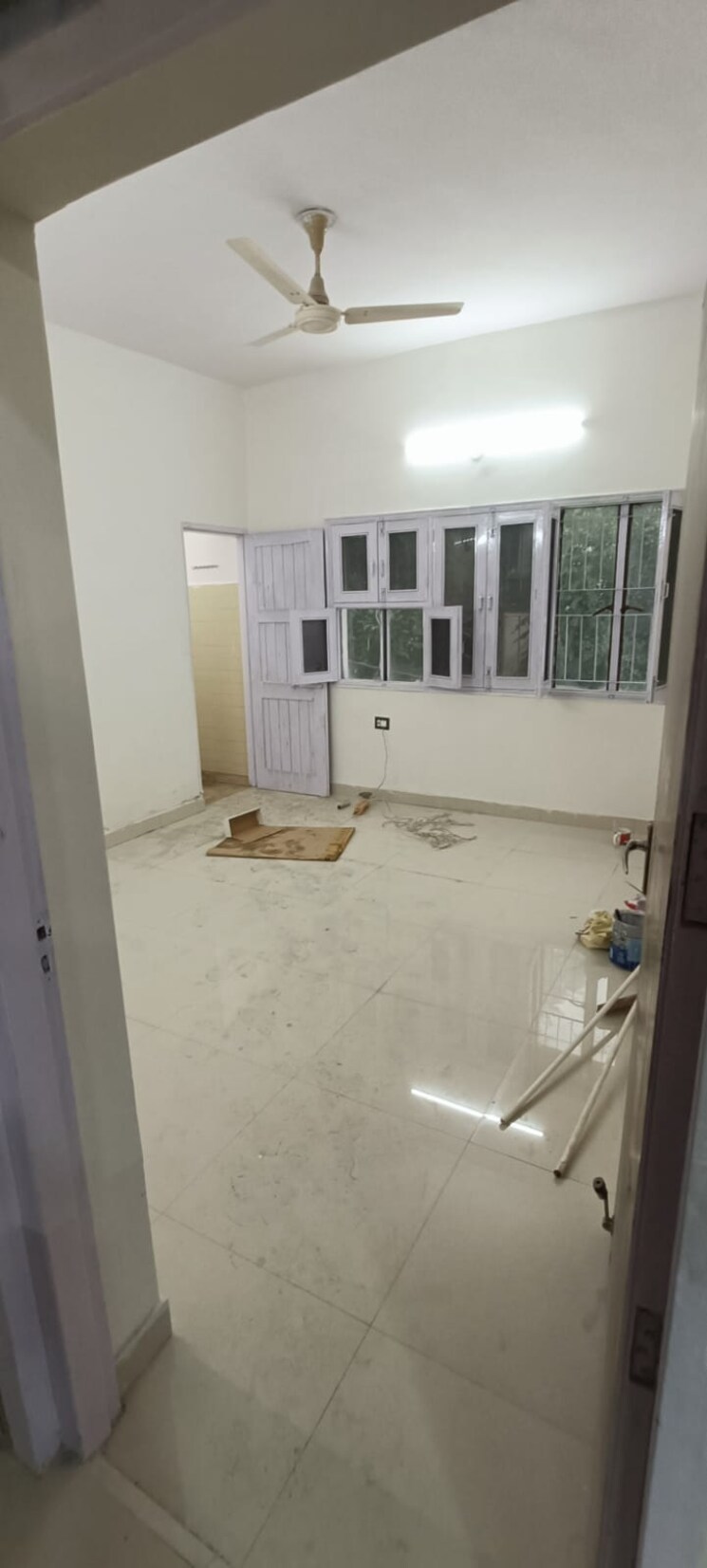 Room, greater kailash i 3.5 Bedroom 1900 Sq.Ft. Apartment In Greater Kailash I Delhi 8109608